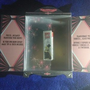Benefit Makeup - Benefit 'The Great Brownanza' packaging Benefit Makeup - Benefit 'The Great Brownanza' packaging